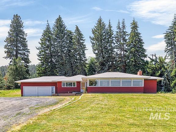 3rd image of 1011 Hall Rd