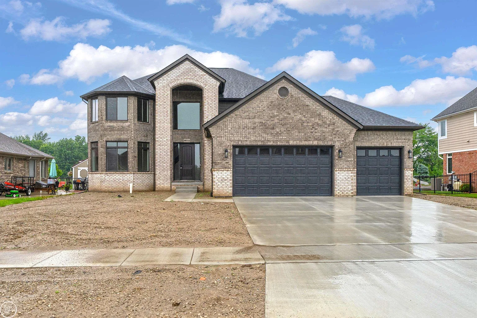 36711 N Pointe Dr photo 1