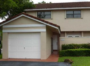 8918 SW 113 Place Cir E, Miami, FL 33176