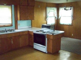 309 S 2nd St, Lester, IA 51242