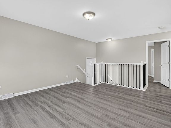 4th image of 1537 W 165th St