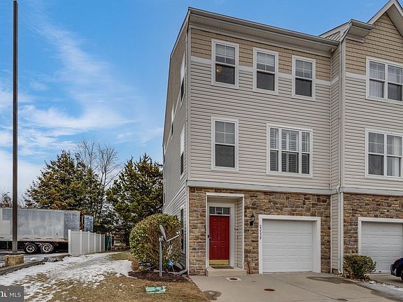 3rd image of 23539 Devonshire Rd #75