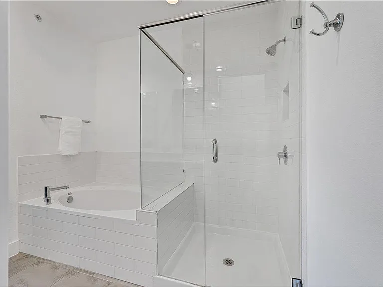 8922 Menchaca Rd #102 — Photo 22