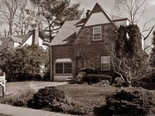 1st image of 8 Center St