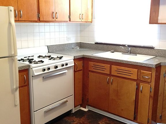 2nd image of 7367 N Winchester Ave APT 2S