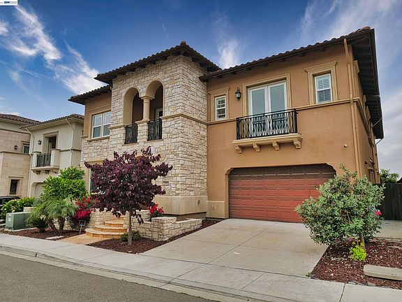 2nd image of 2109 Elderberry Dr