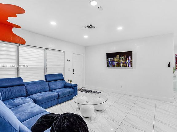 3rd image of 695 NE 160th St #0