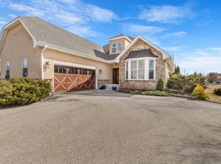 N66W34435 Timberline Rd, Oconomowoc, WI 53066