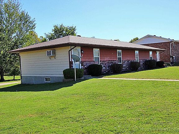 2nd image of 426 East Ln