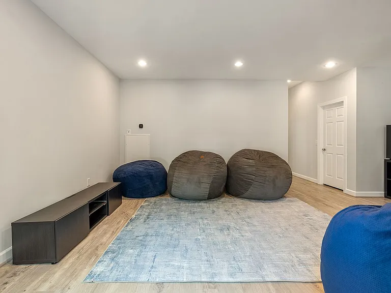 108 Westgreen Dr — Photo 36