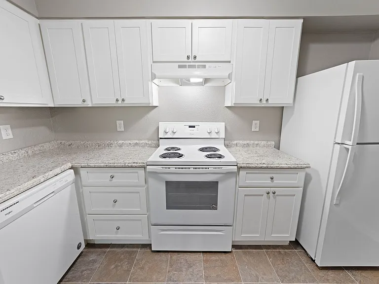 Autumn Ridge Apartment Community — Photo 41