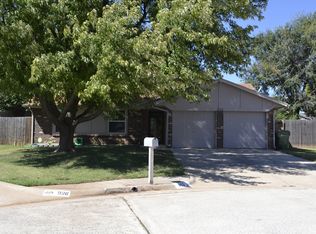 925 Windsor Ct, Yukon, OK 73099