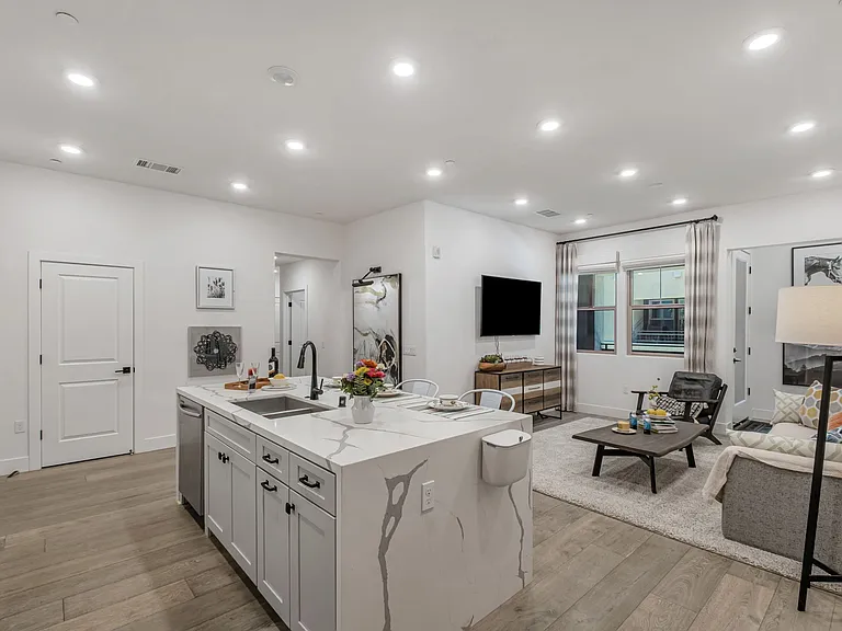 1000 Berryessa Ln #211 — Photo 8