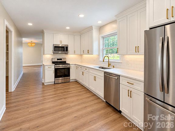5th image of 2808 28th St NE