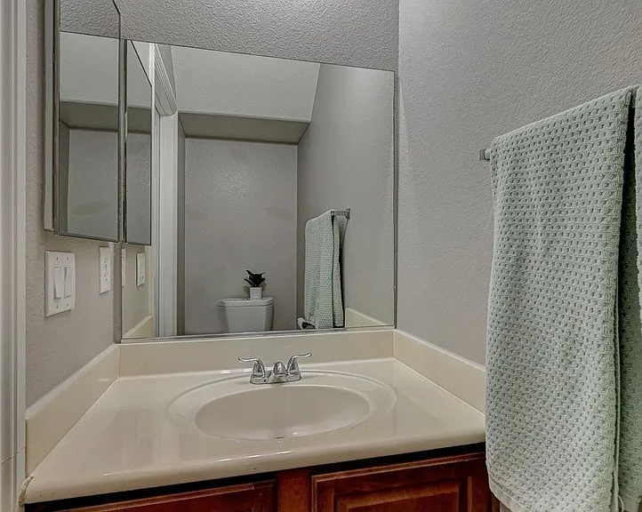 8454 Cerritos Ct — Photo 17