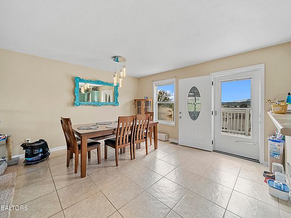 5th image of 558 Hills Gate Cir