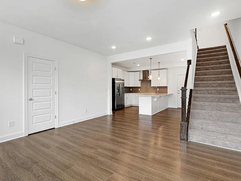 1204 S Person St #101 — Photo 4