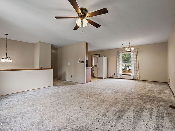 4th image of 6001 Penway St