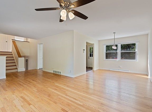 3rd image of 1413 Dartmouth Ln #1413