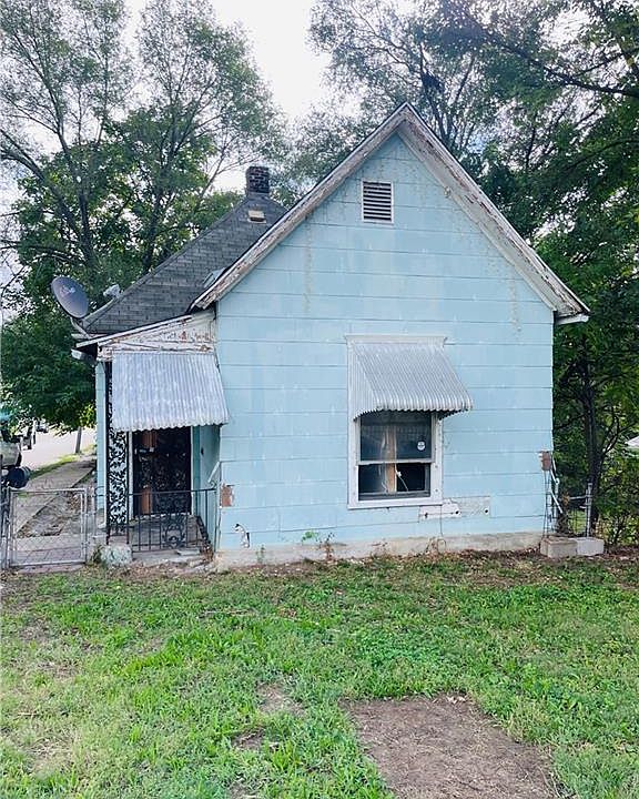1st image of 263 N Mill St
