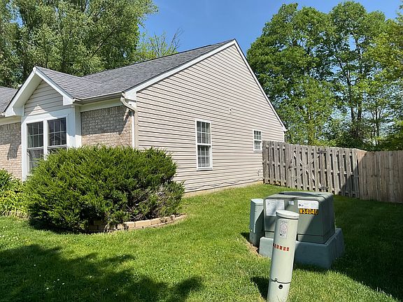 3rd image of 812 Booneway Ln