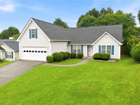 220 Ashland Manor Dr, Lawrenceville, GA 30045