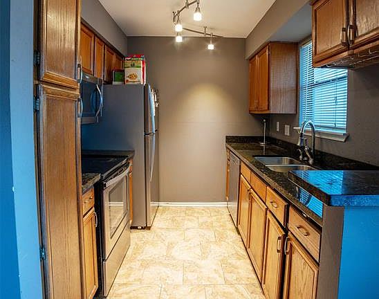 5th image of 101 Stratford St APT 106
