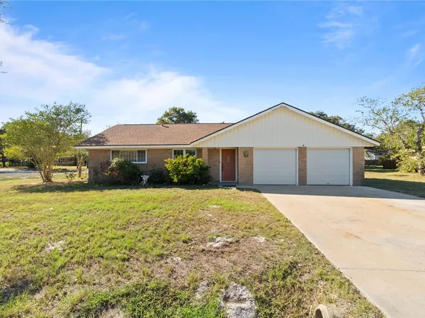 921 W Terrace Blvd, Rockport, TX 78382