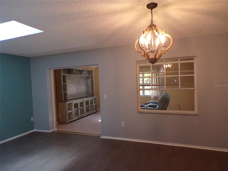 18407 Avon Ave — Photo 9
