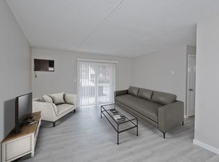 34 Maple Crest Cir APT D, Holyoke, MA 01040