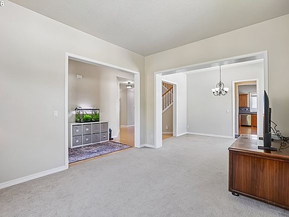 4th image of 10996 SE Lenore St