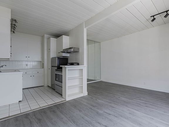 3rd image of 4135 Laurel Canyon Blvd APT 4