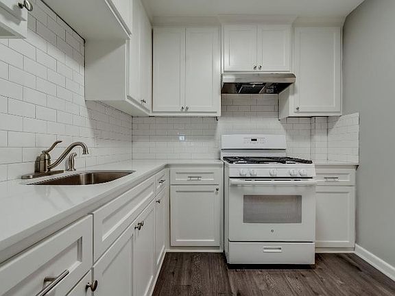 3rd image of 1657 Bonnie Brae St APT 3
