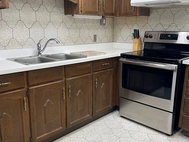45 Lapp St #LOWER — Photo 7