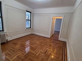 33-28 29th St #R2, Astoria, NY 11106