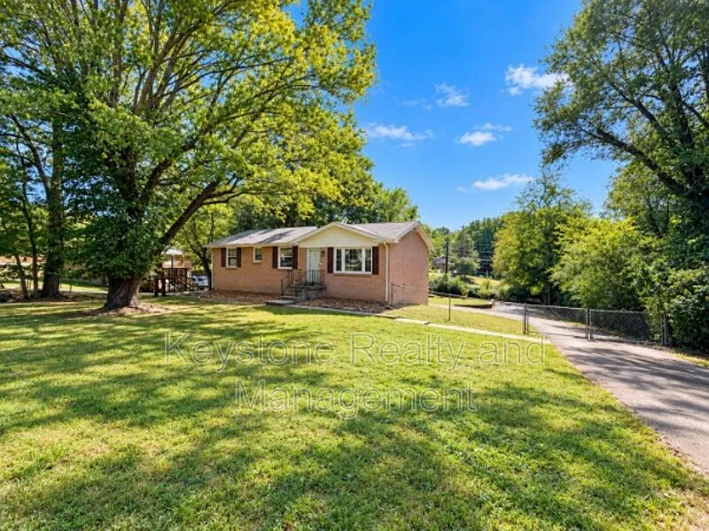 240 E Old Trenton Rd