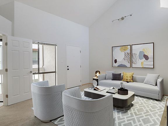 2nd image of 544 Walnut St #6