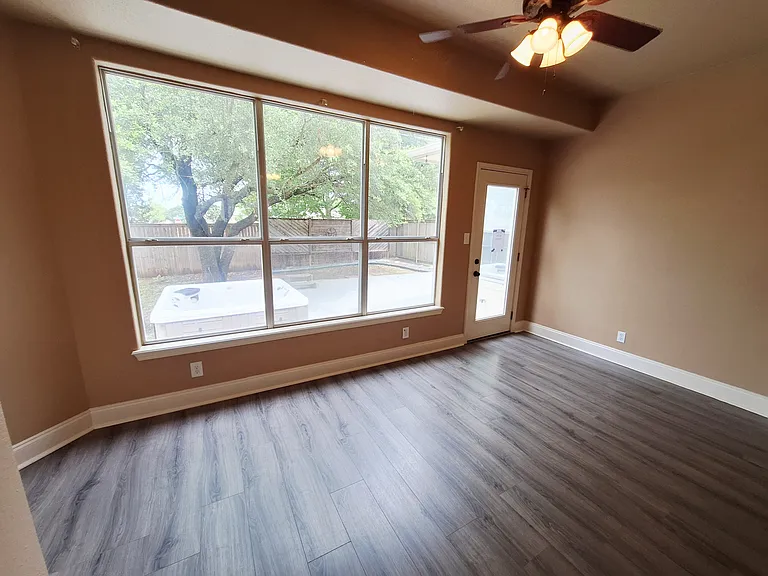 2122 Wheaton Trl — Photo 13