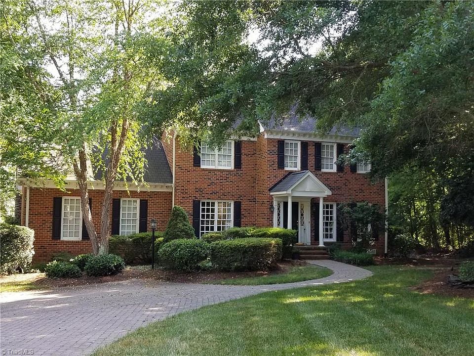 1st image of 8 Causeway Ct