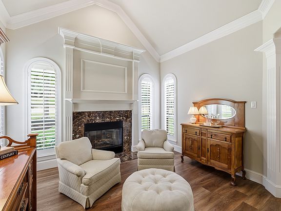 5th image of 904 Briar Ridge Dr