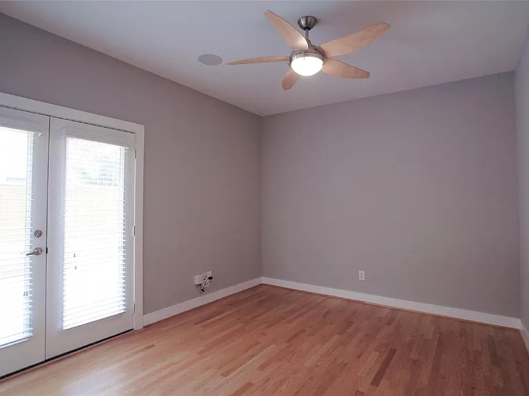 4701 Caroline St — Photo 27