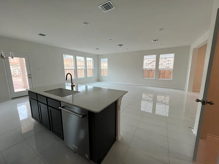14602 Jackson Browning Ln — Photo 5