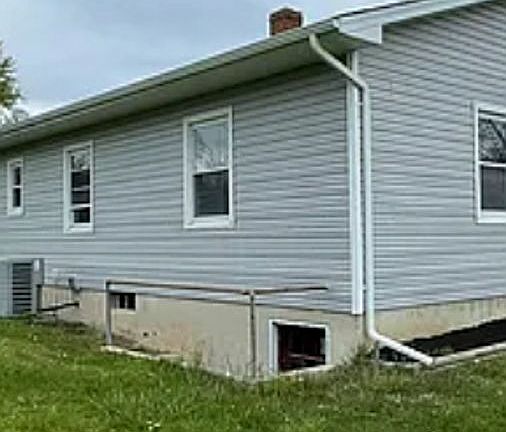 3rd image of 10800 Martinsburg Rd