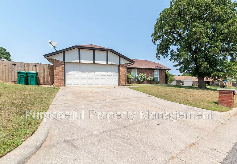 8913 Bentree Country Way — Photo 1