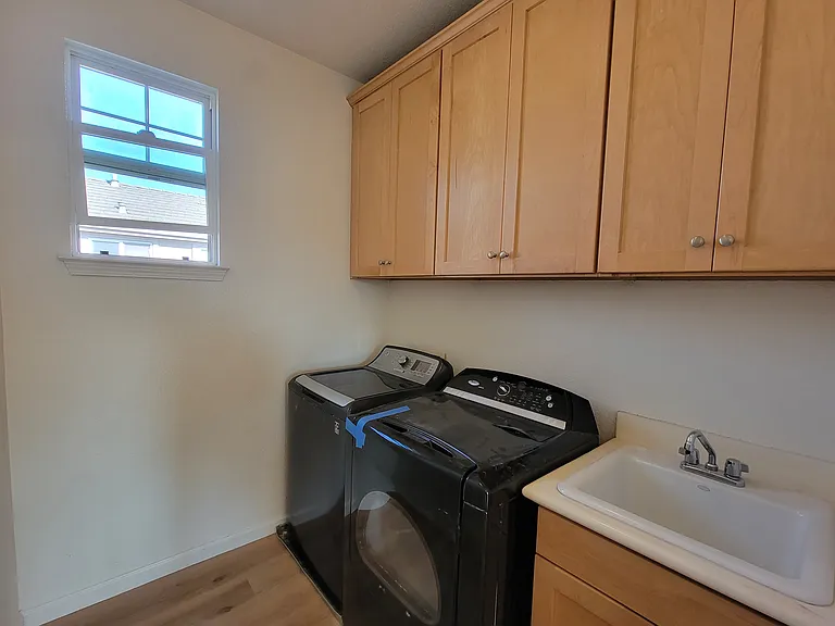 829 S 22nd St — Photo 15