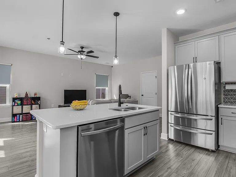 208 Alyssa Ave — Photo 16