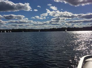 10984 Mapleview St, Pinckney, MI 48169