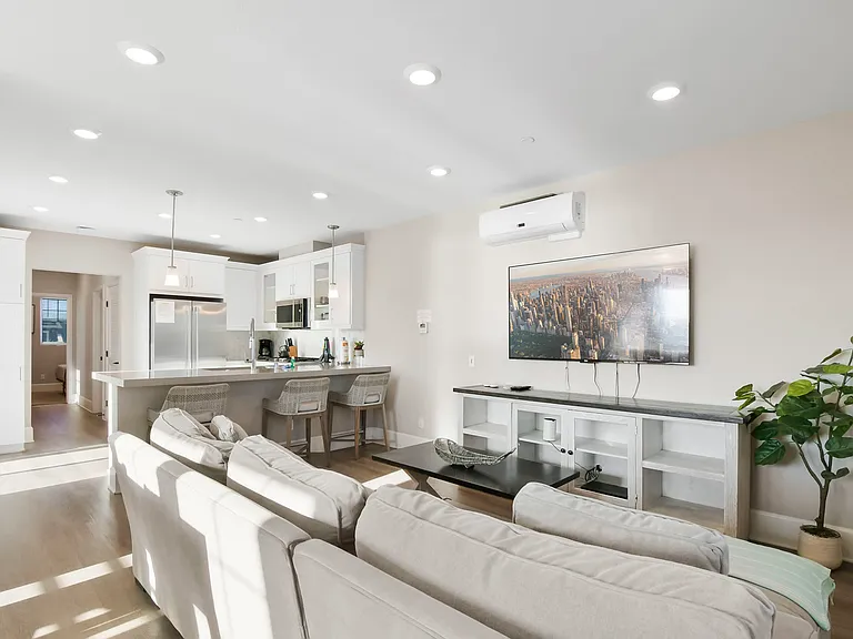 802 Santa Barbara Pl — Photo 12