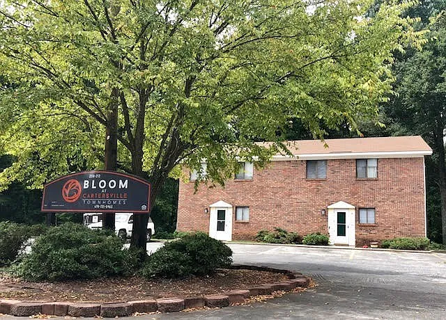 208 Green Acre Ln #212