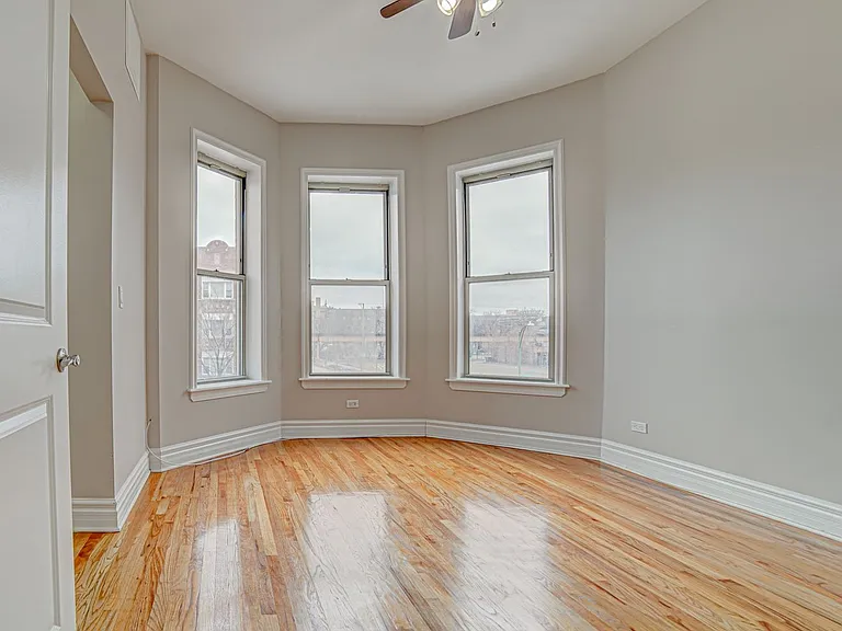4858 S Prairie Ave #2A — Photo 8